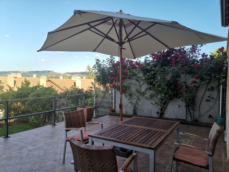 Estancia Con Jardin Entre Golf Y Monte - Cerca Logrono Sojuela Exterior foto